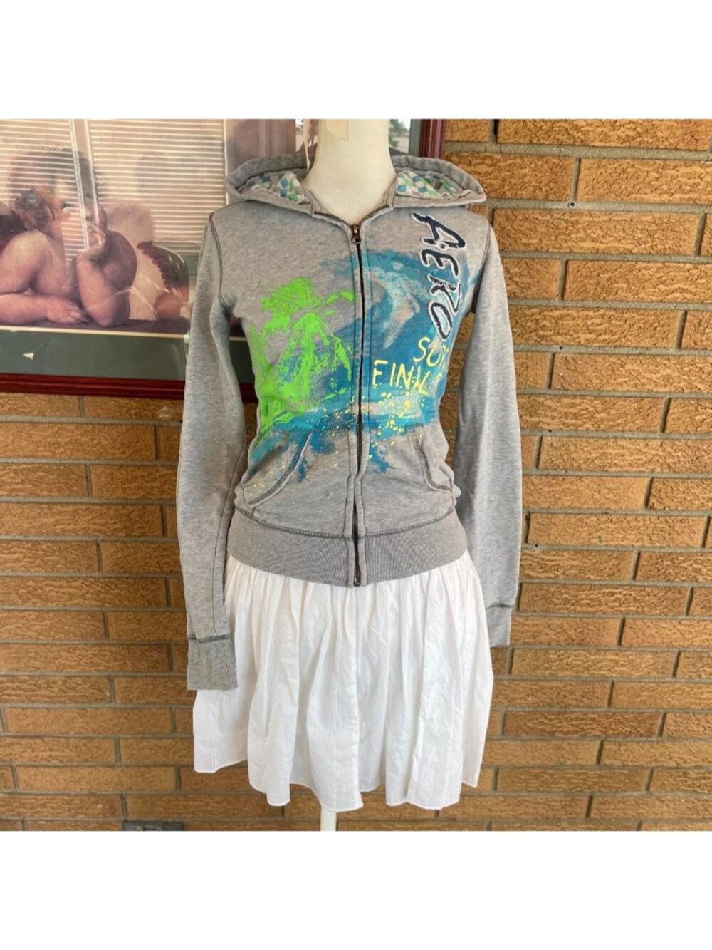 Y2K grey Aeropostale zip up hoodie with beachy graphics and embroidered logo
